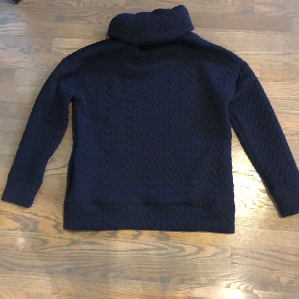Navy blue GapFit funnel neck pullover